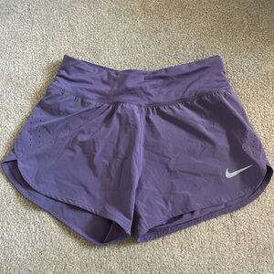 Nike Purple Athletic Shorts Lightweight Stretchy Design